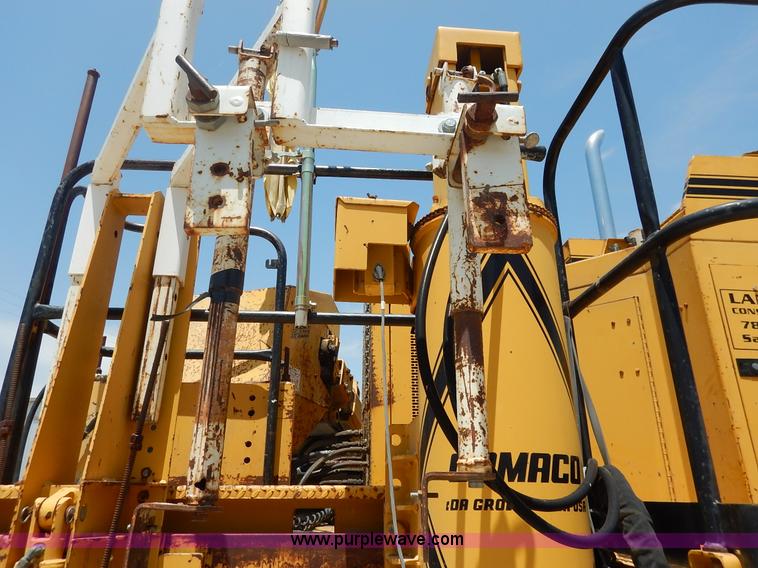 image for item J3841 1999 Gomaco GT3600 curb machine