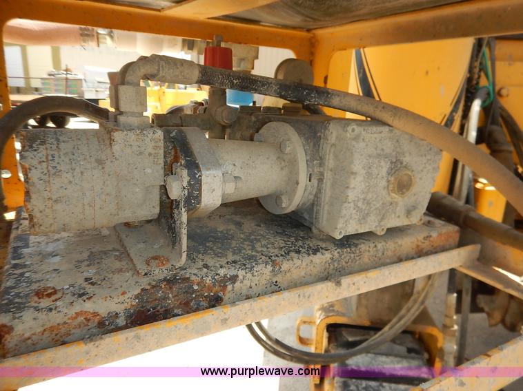 image for item J3841 1999 Gomaco GT3600 curb machine