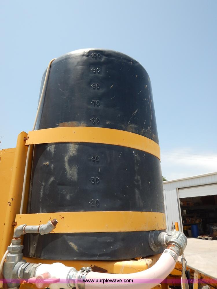 image for item J3841 1999 Gomaco GT3600 curb machine