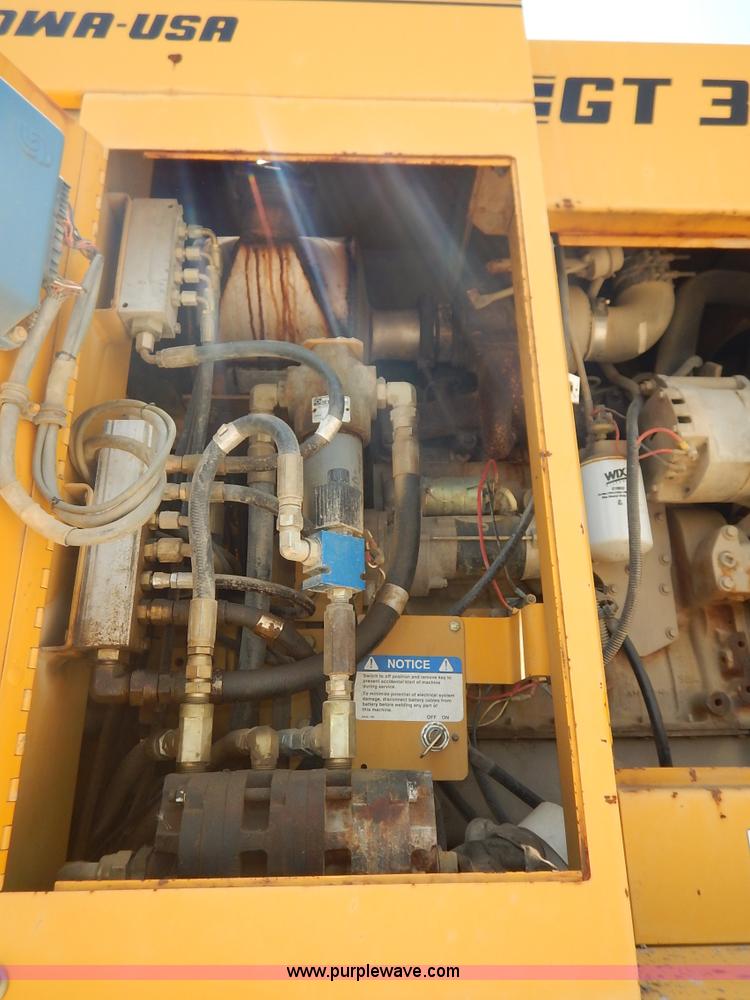 image for item J3841 1999 Gomaco GT3600 curb machine