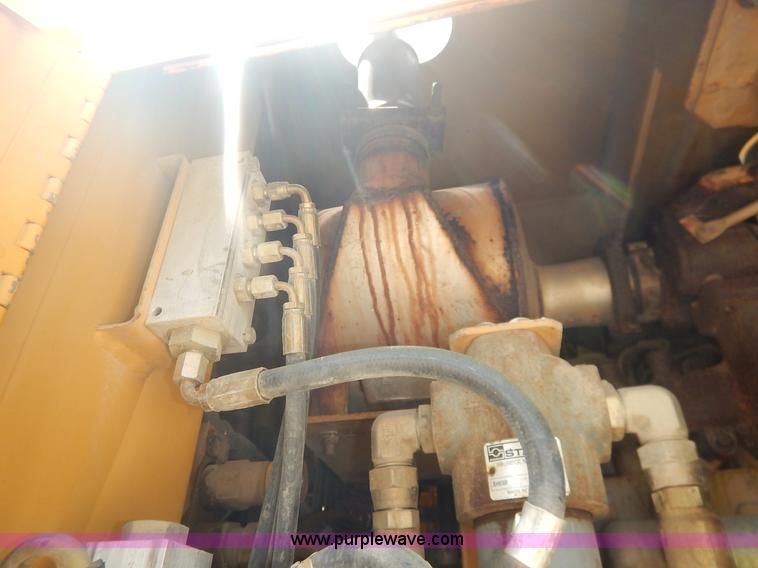 image for item J3841 1999 Gomaco GT3600 curb machine