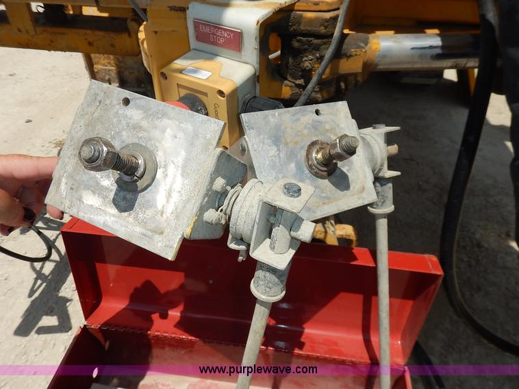 image for item J3841 1999 Gomaco GT3600 curb machine