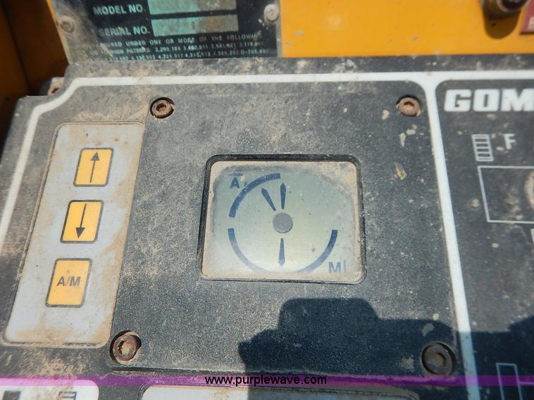 image for item J3841 1999 Gomaco GT3600 curb machine