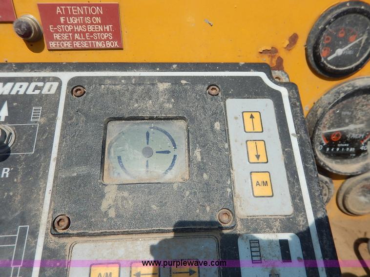 image for item J3841 1999 Gomaco GT3600 curb machine