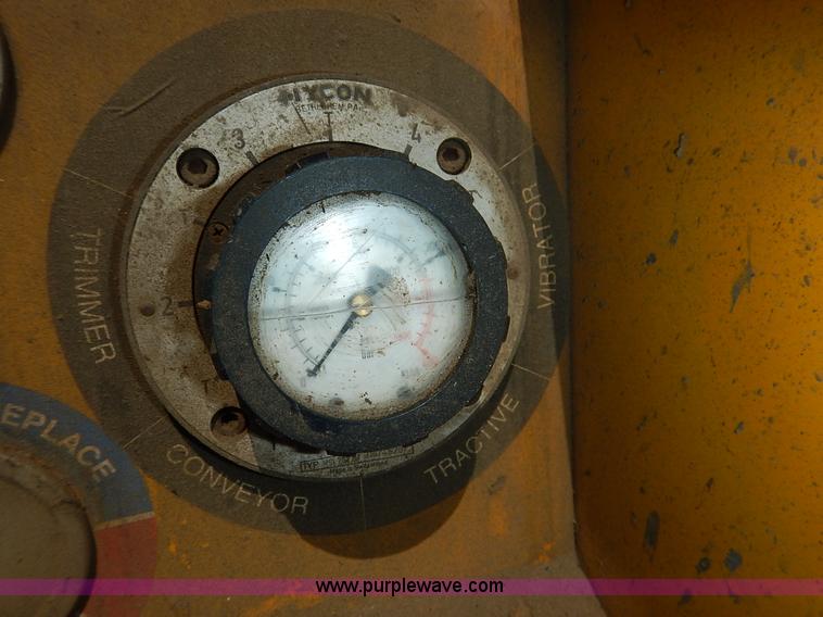 image for item J3841 1999 Gomaco GT3600 curb machine