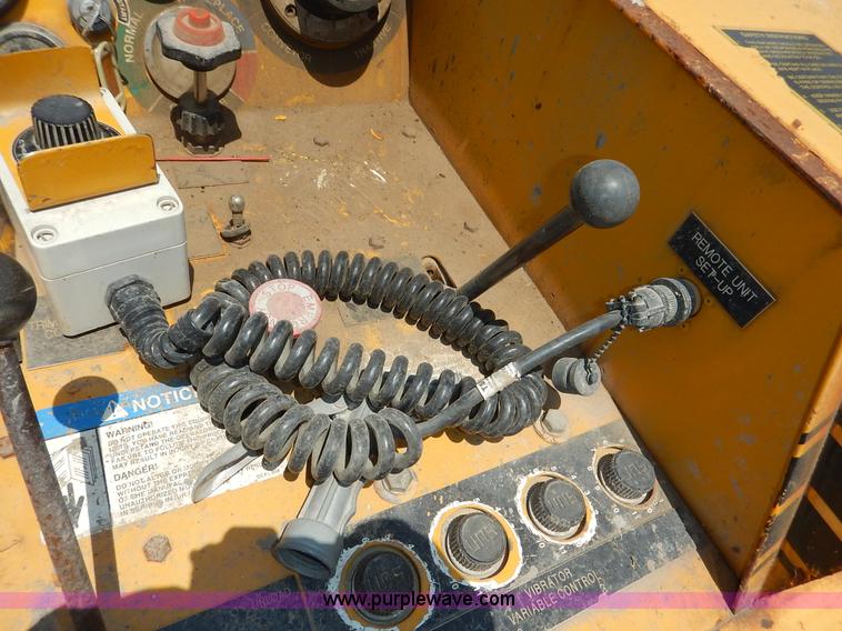 image for item J3841 1999 Gomaco GT3600 curb machine