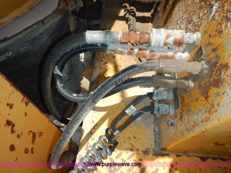 image for item J3841 1999 Gomaco GT3600 curb machine