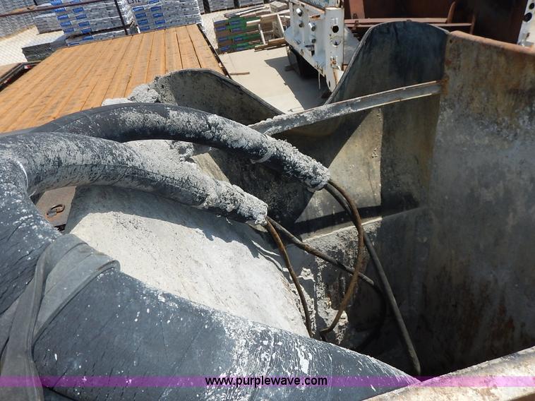 image for item J3841 1999 Gomaco GT3600 curb machine