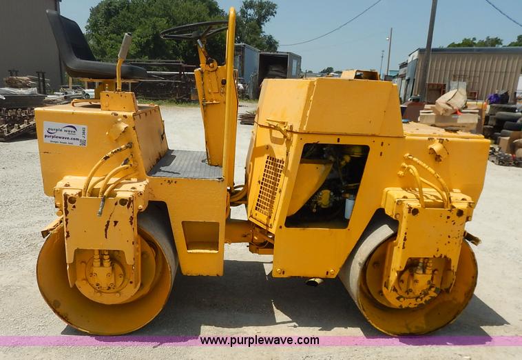 image for item J3843 Bomag D5407 vibratory double drum roller