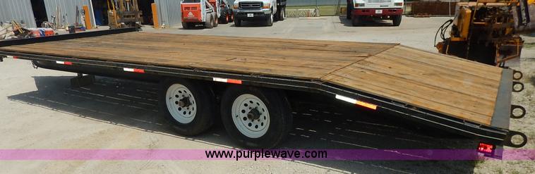 image for item J3848 2004 Kaufman utility trailer