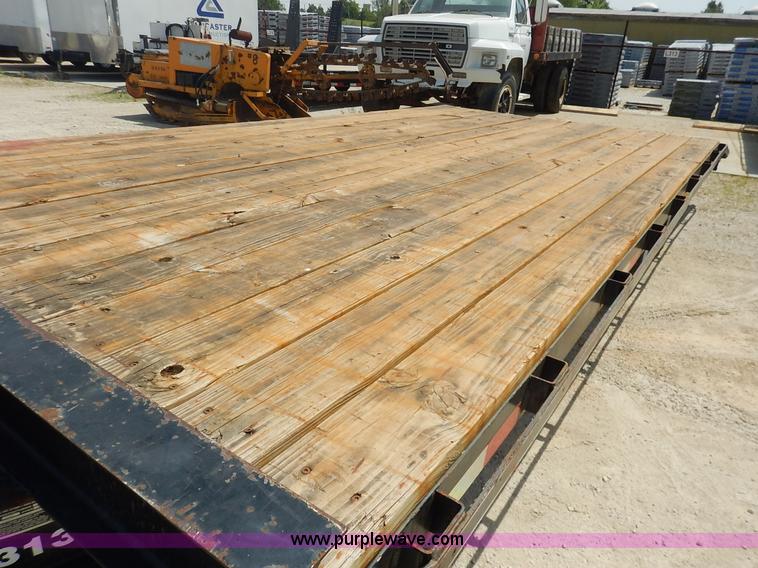 image for item J3848 2004 Kaufman utility trailer