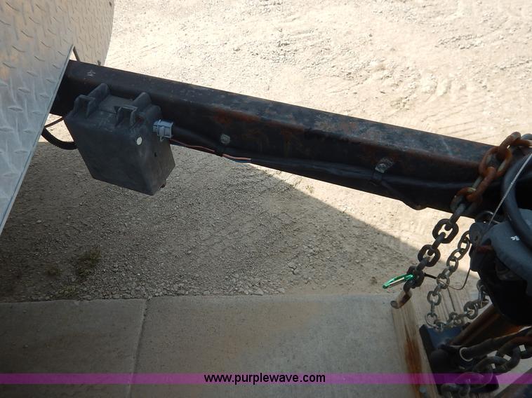 image for item J3854 2000 Continental Cargo CC712TA2 enclosed cargo trailer