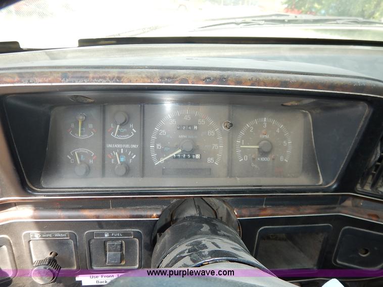 image for item J3860 1991 Ford F450 Super Duty XL flatbed dump truck