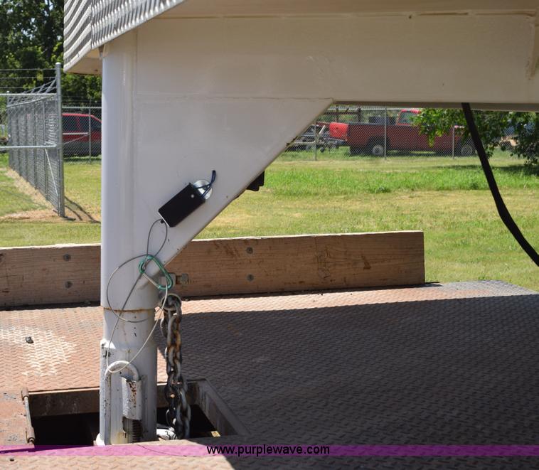 image for item K6101 1998 CM cargo trailer