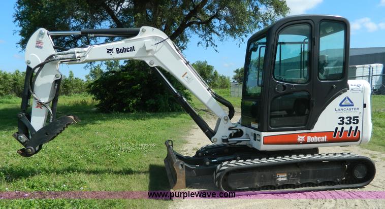 image for item K8098 2009 Bobcat 335G compact excavator