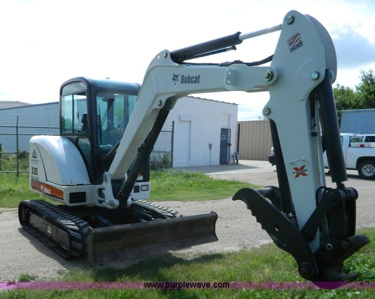 image for item K8098 2009 Bobcat 335G compact excavator