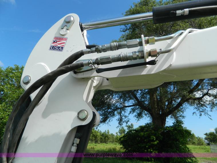 image for item K8098 2009 Bobcat 335G compact excavator