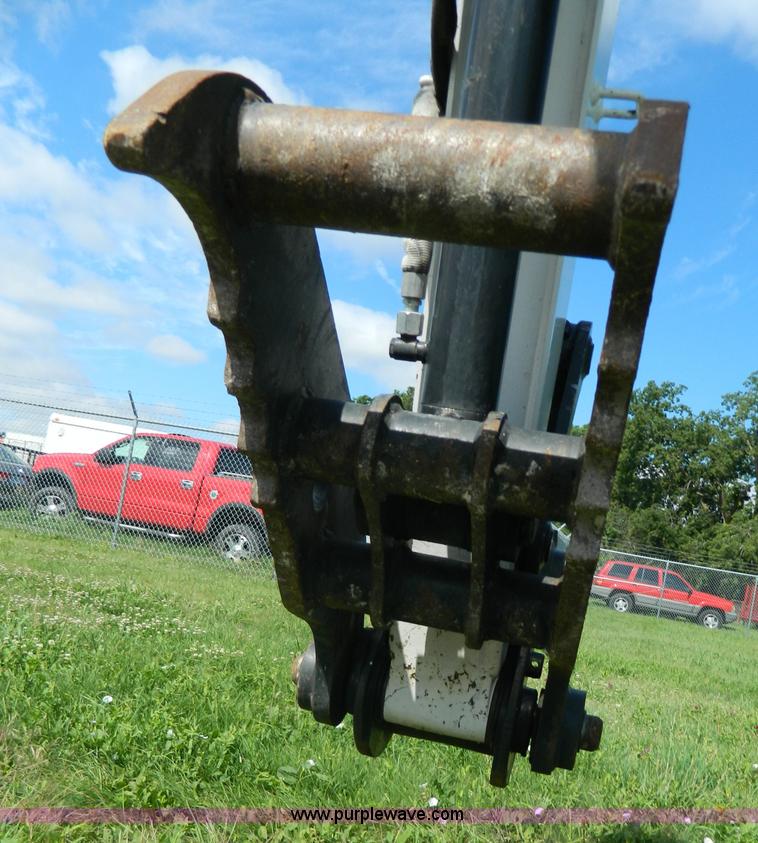 image for item K8098 2009 Bobcat 335G compact excavator