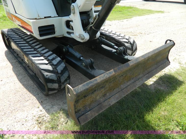 image for item K8098 2009 Bobcat 335G compact excavator