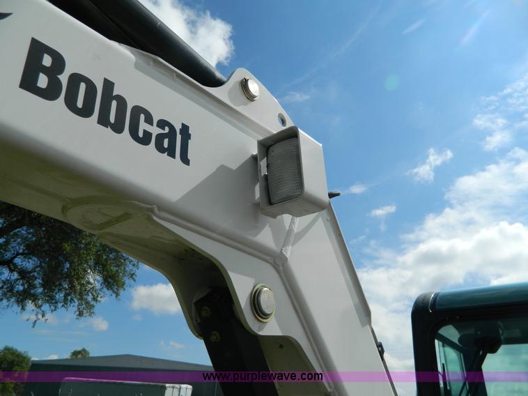 image for item K8098 2009 Bobcat 335G compact excavator