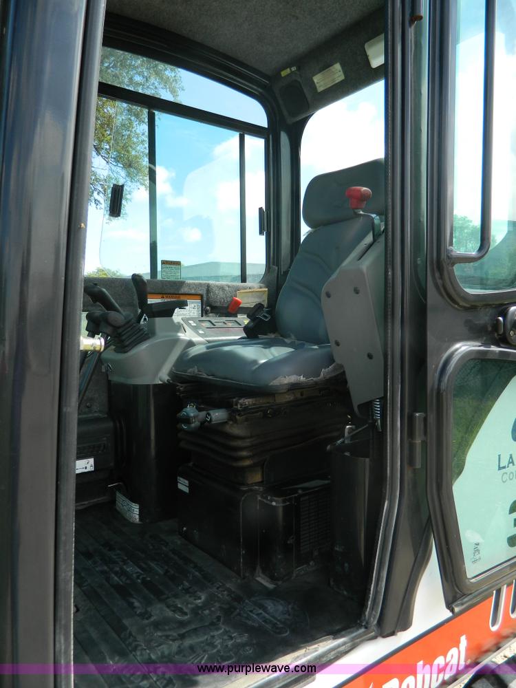 image for item K8098 2009 Bobcat 335G compact excavator