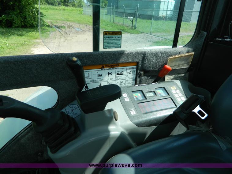 image for item K8098 2009 Bobcat 335G compact excavator