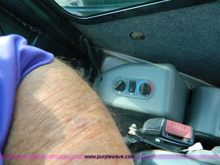 image for item K8098 2009 Bobcat 335G compact excavator