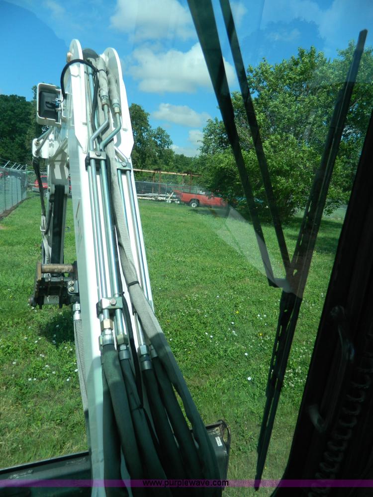 image for item K8098 2009 Bobcat 335G compact excavator