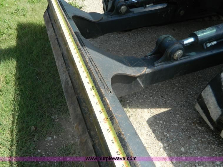 image for item K8098 2009 Bobcat 335G compact excavator