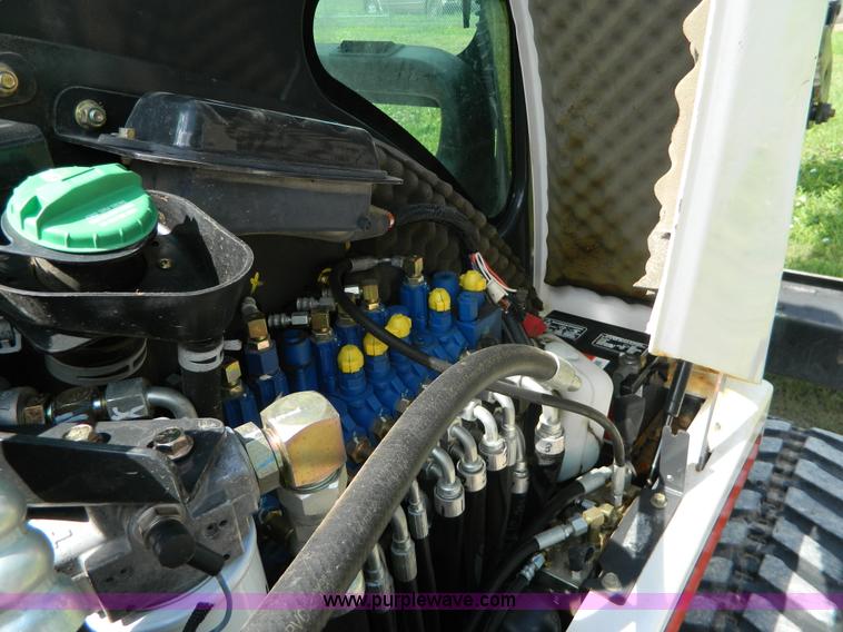 image for item K8098 2009 Bobcat 335G compact excavator