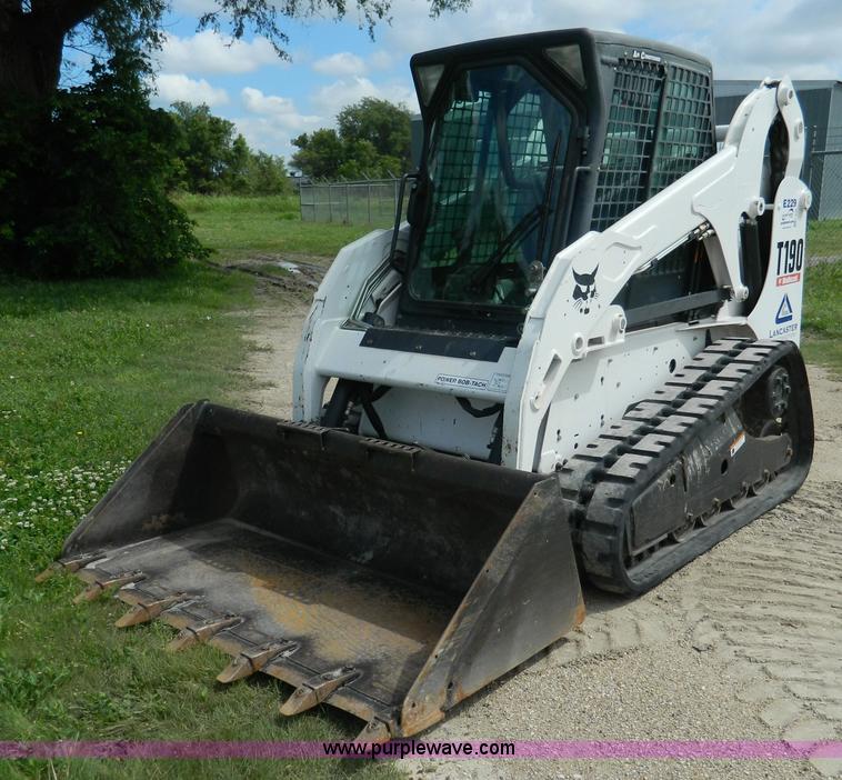 image for item K8099 2009 Bobcat T190 skid steer