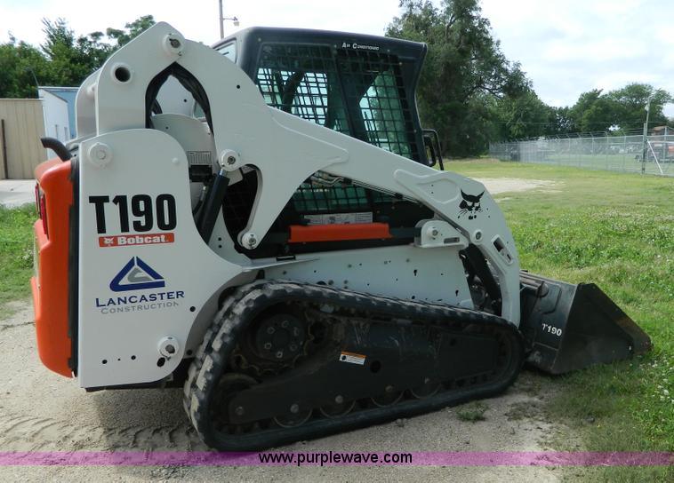image for item K8099 2009 Bobcat T190 skid steer