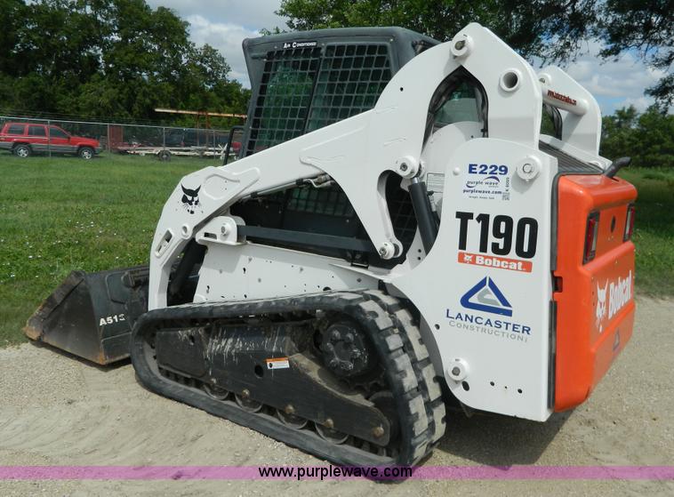 image for item K8099 2009 Bobcat T190 skid steer
