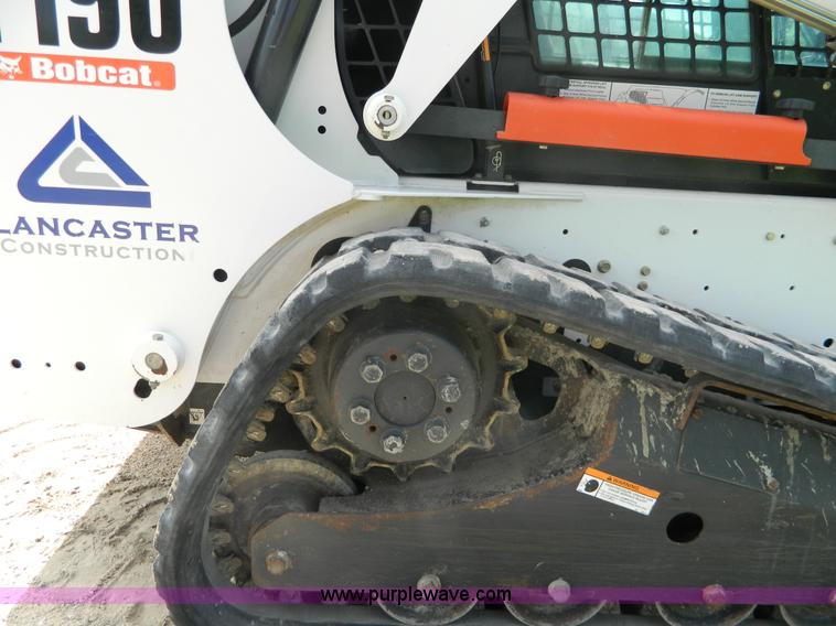 image for item K8099 2009 Bobcat T190 skid steer
