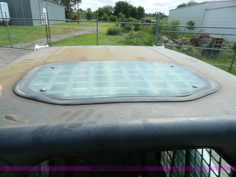 image for item K8099 2009 Bobcat T190 skid steer