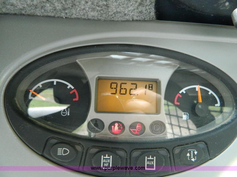 image for item K8099 2009 Bobcat T190 skid steer