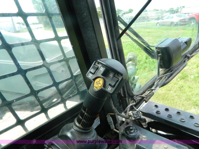 image for item K8099 2009 Bobcat T190 skid steer