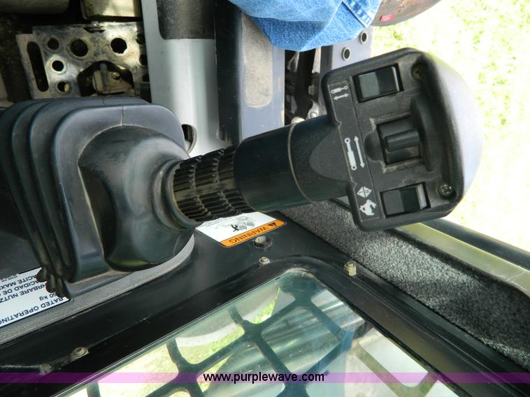 image for item K8099 2009 Bobcat T190 skid steer