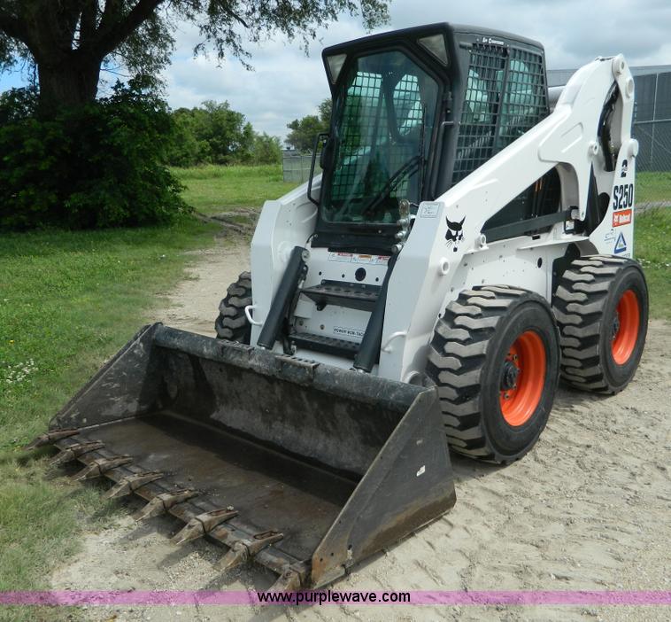 image for item K8100 2010 Bobcat S250 skid steer