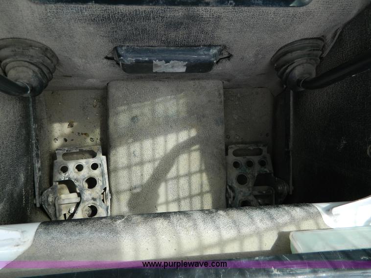 image for item K8100 2010 Bobcat S250 skid steer