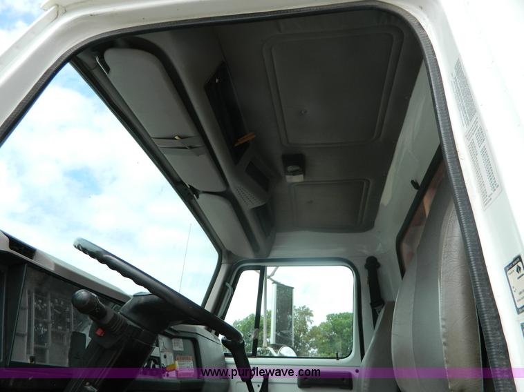 image for item K8102 1999 International 4900 flatbed dump truck