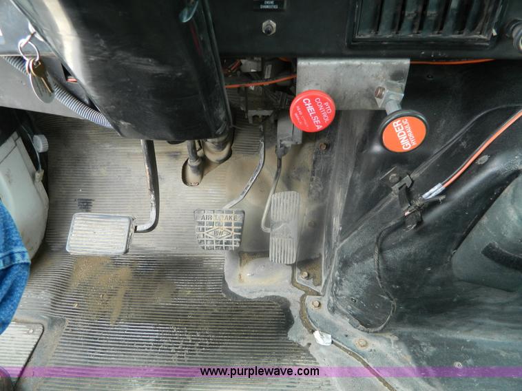 image for item K8102 1999 International 4900 flatbed dump truck