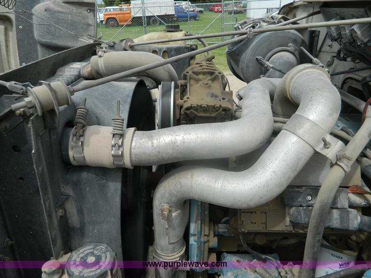 image for item K8102 1999 International 4900 flatbed dump truck