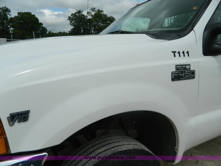 image for item K8103 2001 Ford F450 Super Duty flatbed truck