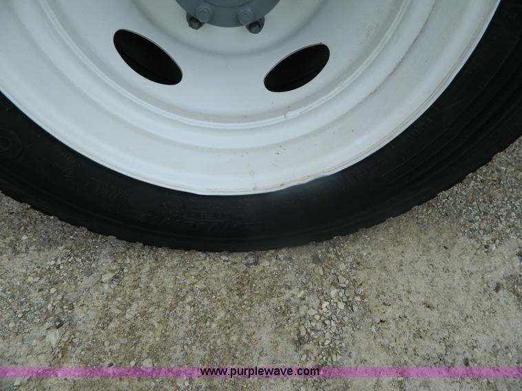 image for item K8103 2001 Ford F450 Super Duty flatbed truck