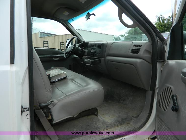 image for item K8103 2001 Ford F450 Super Duty flatbed truck