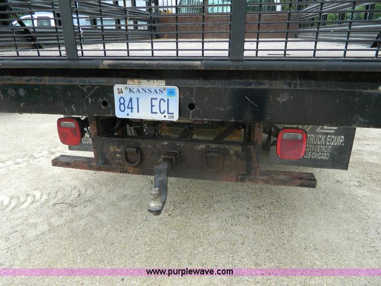 image for item K8103 2001 Ford F450 Super Duty flatbed truck