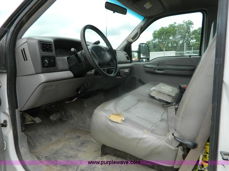 image for item K8103 2001 Ford F450 Super Duty flatbed truck