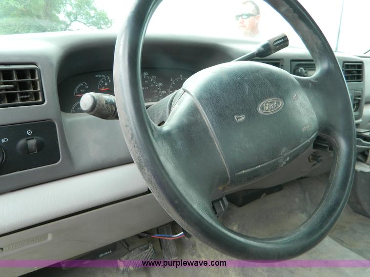 image for item K8103 2001 Ford F450 Super Duty flatbed truck