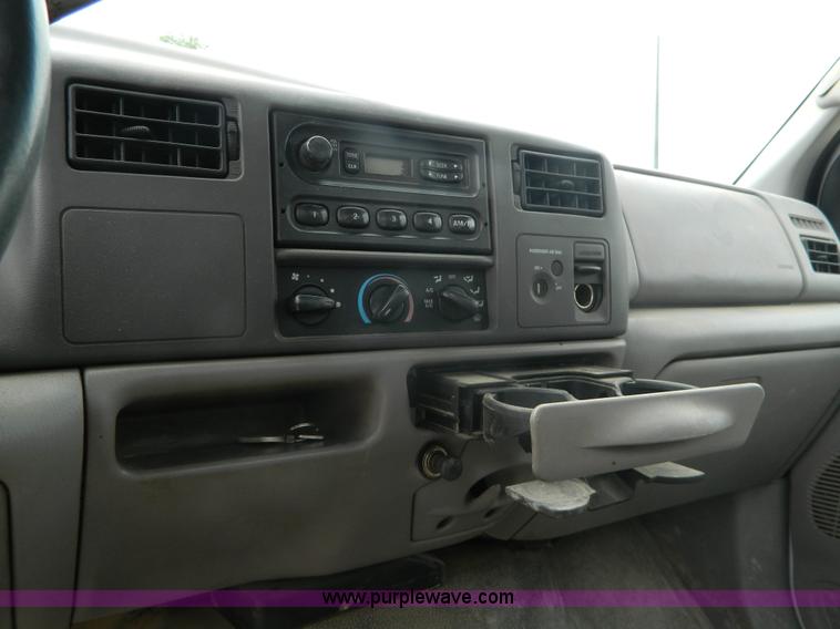 image for item K8103 2001 Ford F450 Super Duty flatbed truck